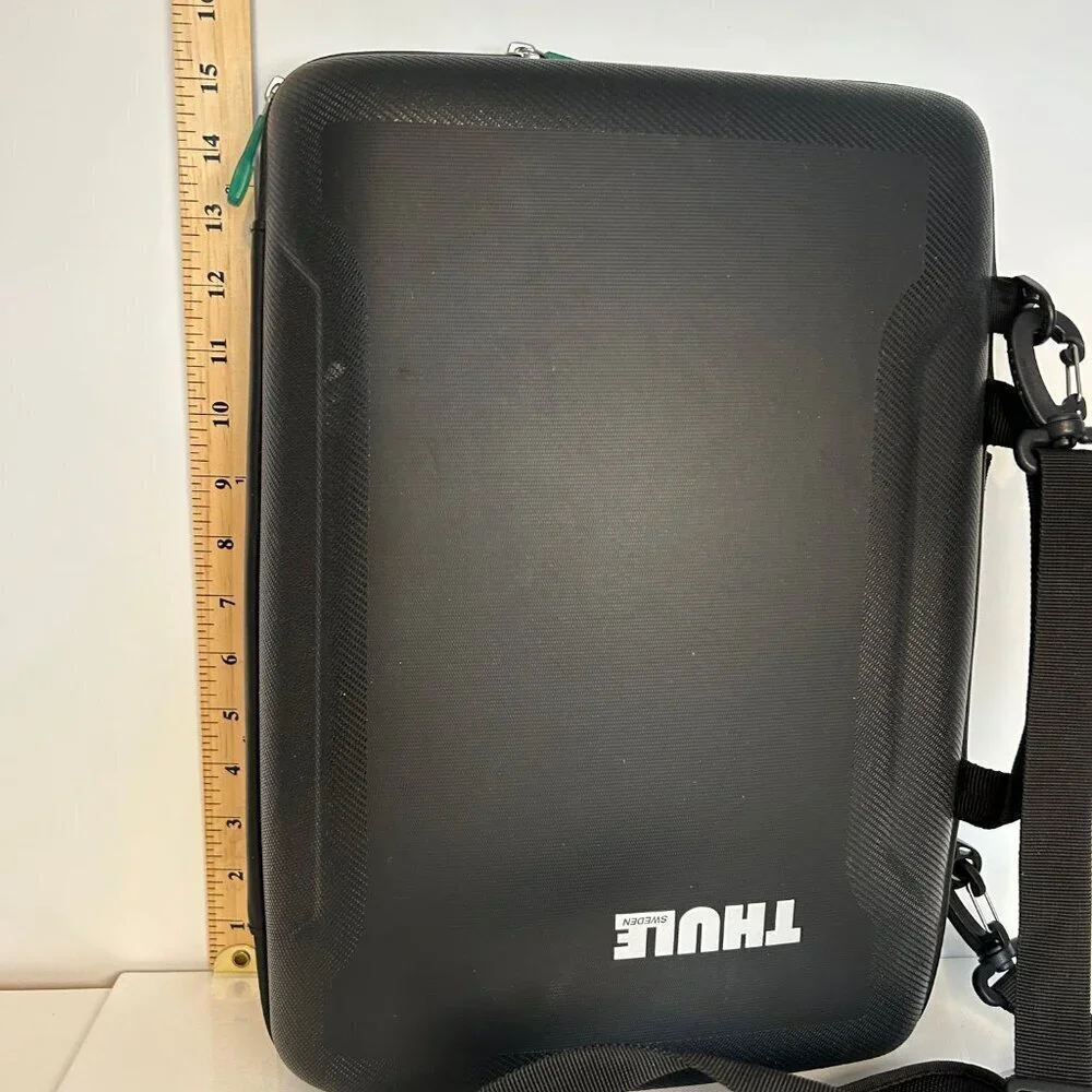 Thule Sweden Hard Laptop Carrying Case Black, 13”x9”x3”